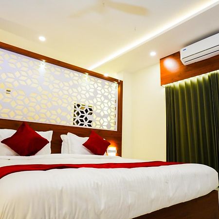 Hotel 24Inn Residency Pathanāmthitta Extérieur photo