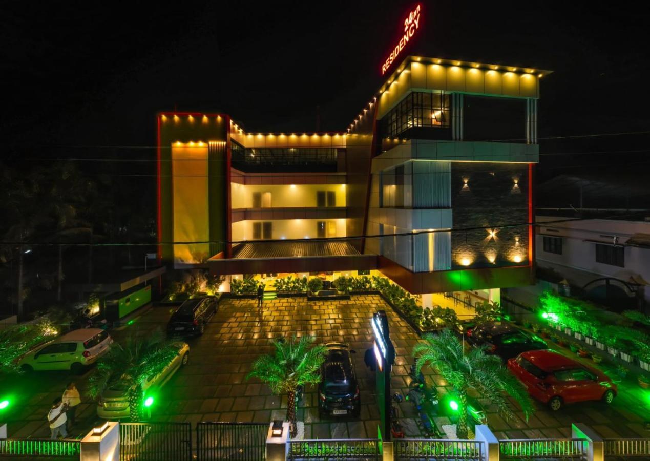 Hotel 24Inn Residency Pathanāmthitta Extérieur photo