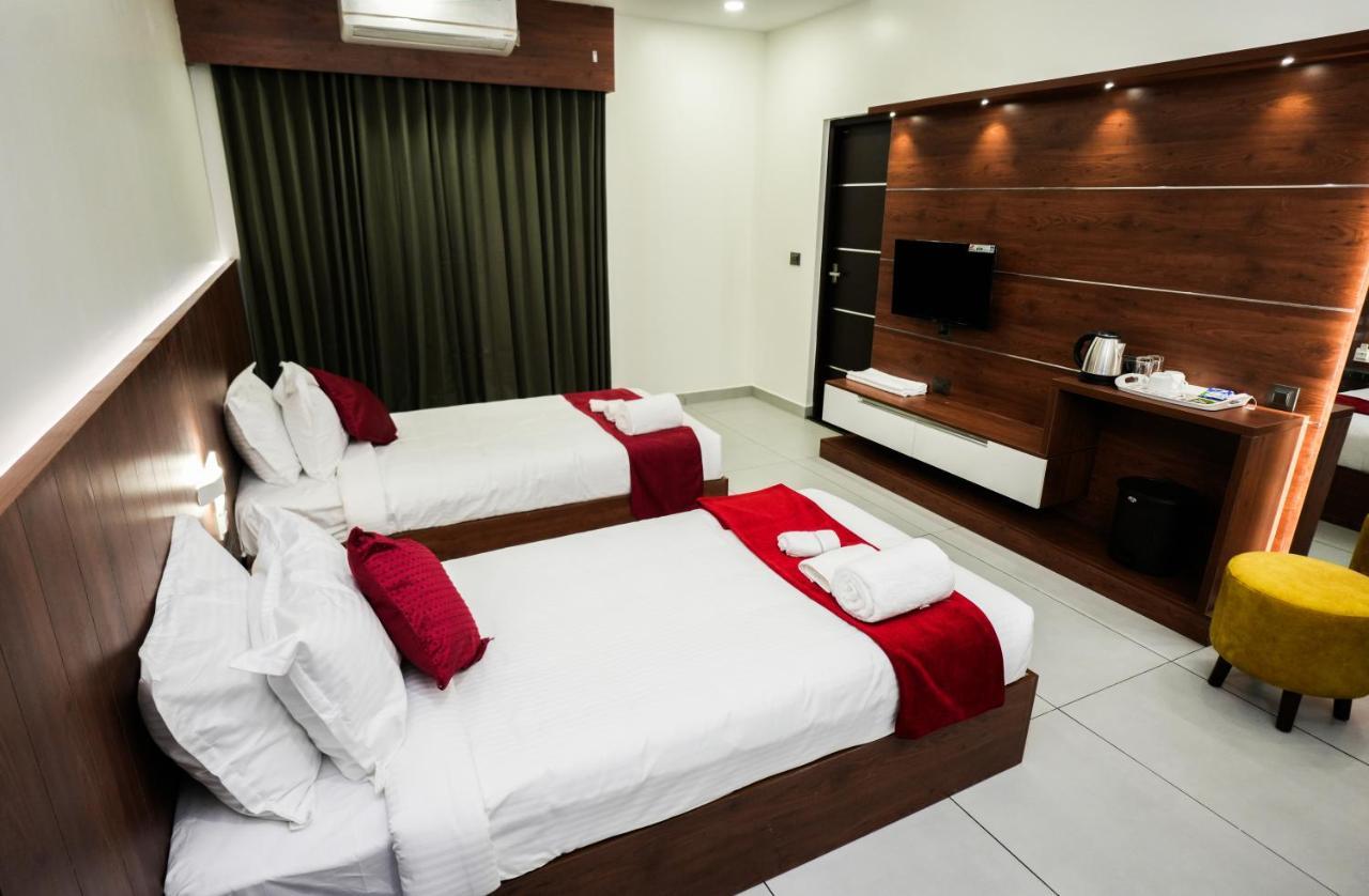 Hotel 24Inn Residency Pathanāmthitta Extérieur photo