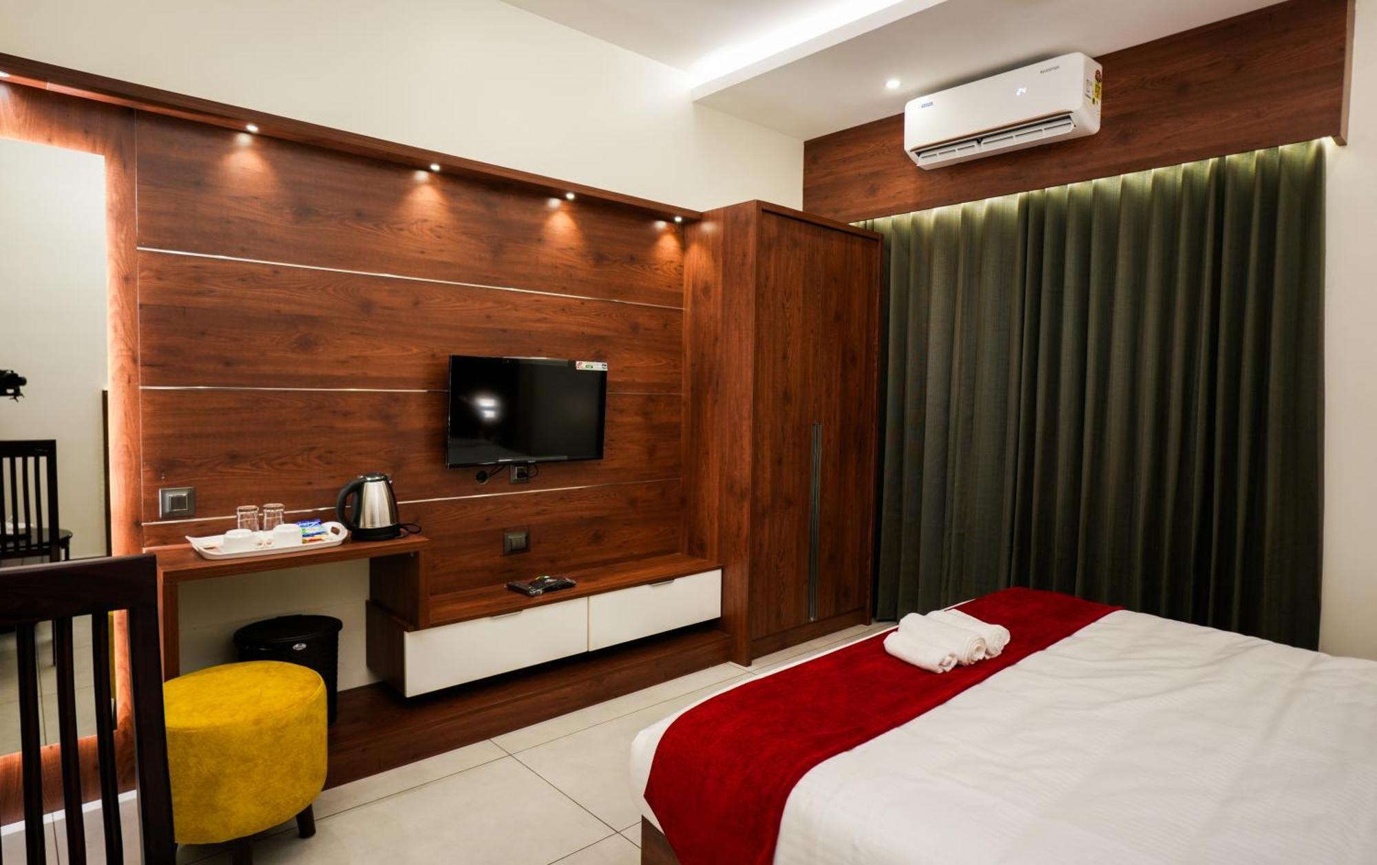 Hotel 24Inn Residency Pathanāmthitta Extérieur photo