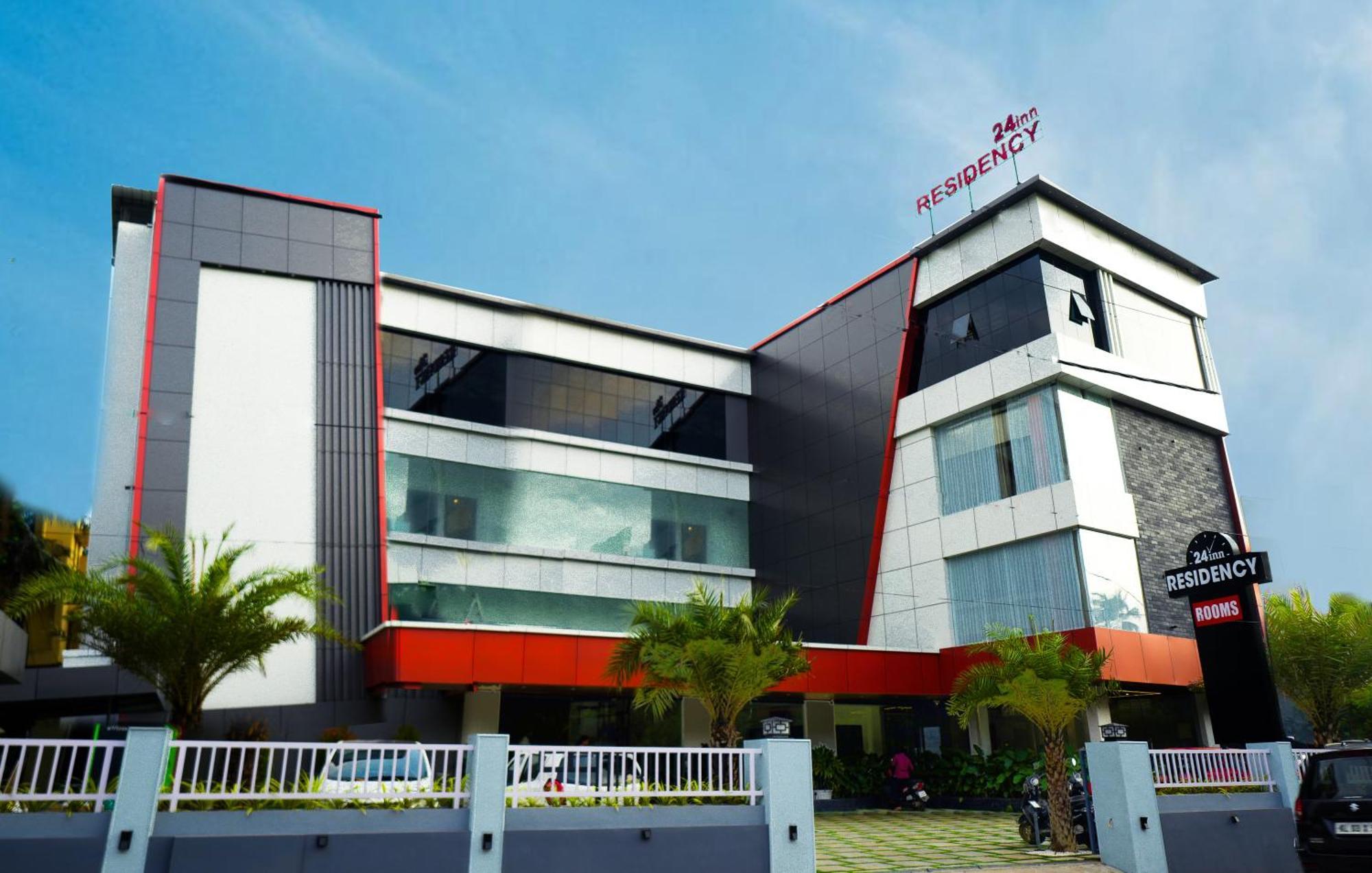 Hotel 24Inn Residency Pathanāmthitta Extérieur photo